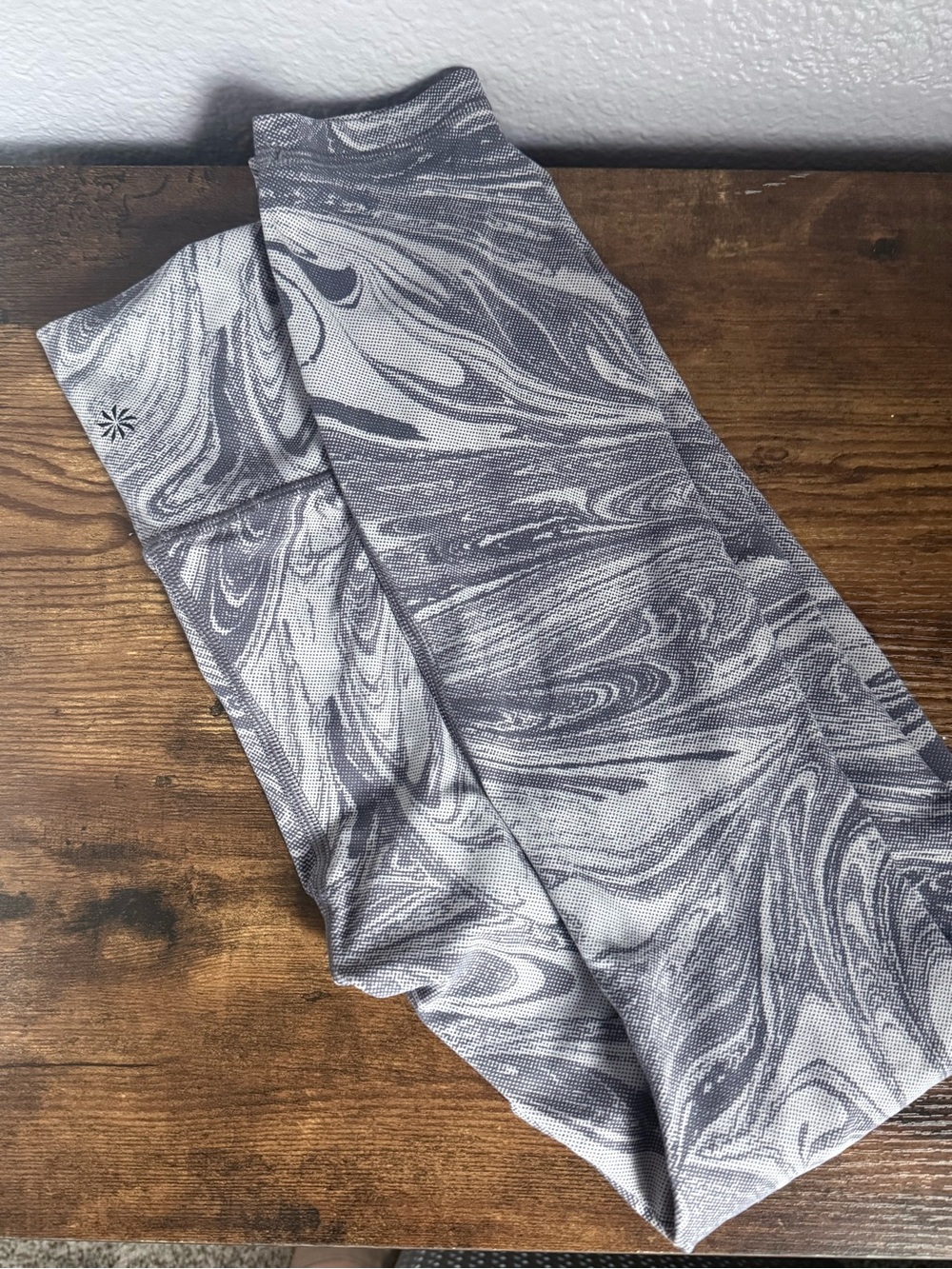 Athleta Transcend Swirl-Print 7/8 Length Leggings